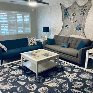 Lovely 2 Bedroom 1 Bathroom Retreat Minutes From The , Daytona Beach United States