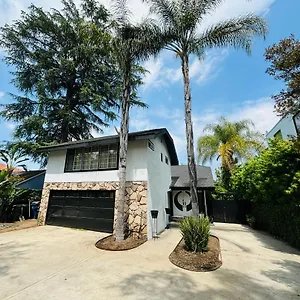  Holiday home Charming Duplex In Sherman Oaks