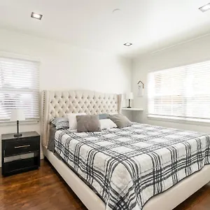  Apartment Incredible Near Universal